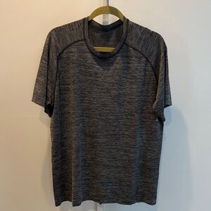 lululemon Men XL Vent Tech Performance Tee Short Sleeve Charcoal Athleisure